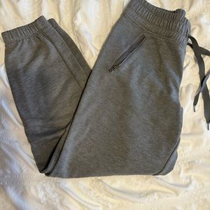 Athleta bounce back johgger